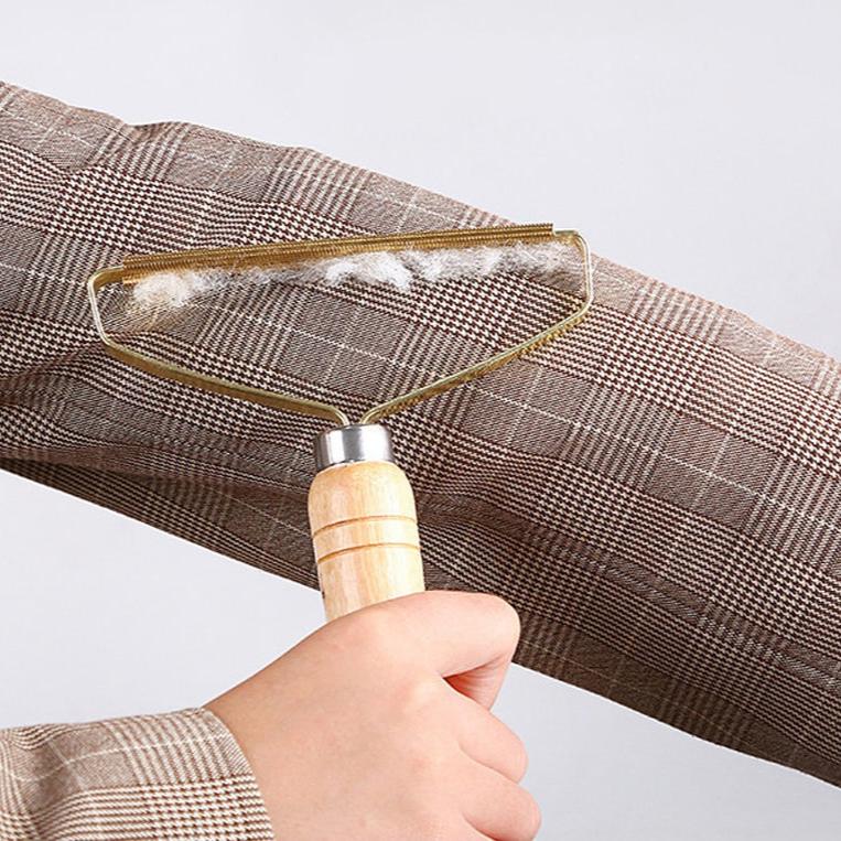 מעלים את שערות בעלי החיים במעבר אחד