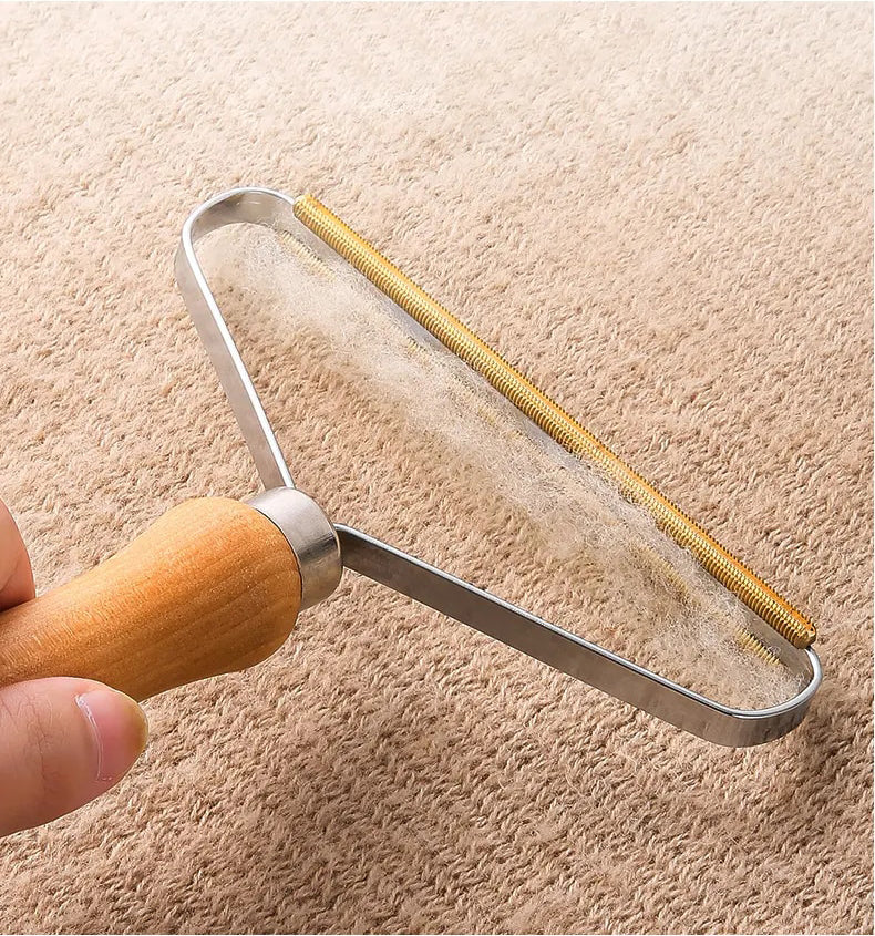 מעלים את שערות בעלי החיים במעבר אחד