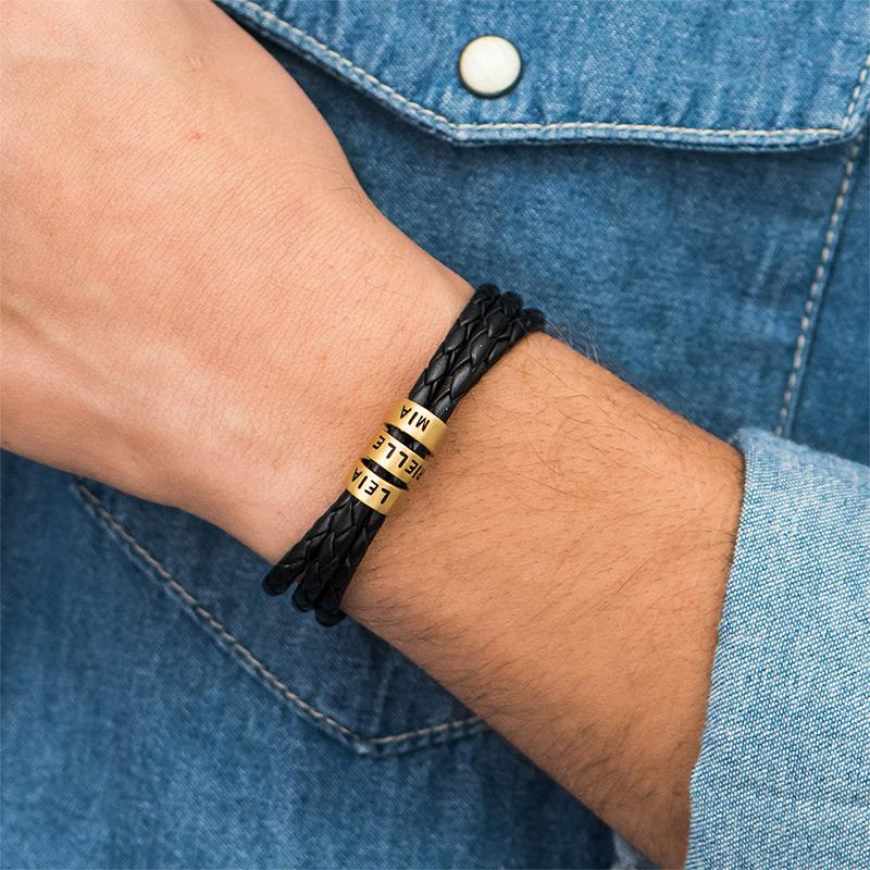 Bracelete Masculino em Couro Preto – Personalizável com Acabamentos em Prateado ou Ouro 